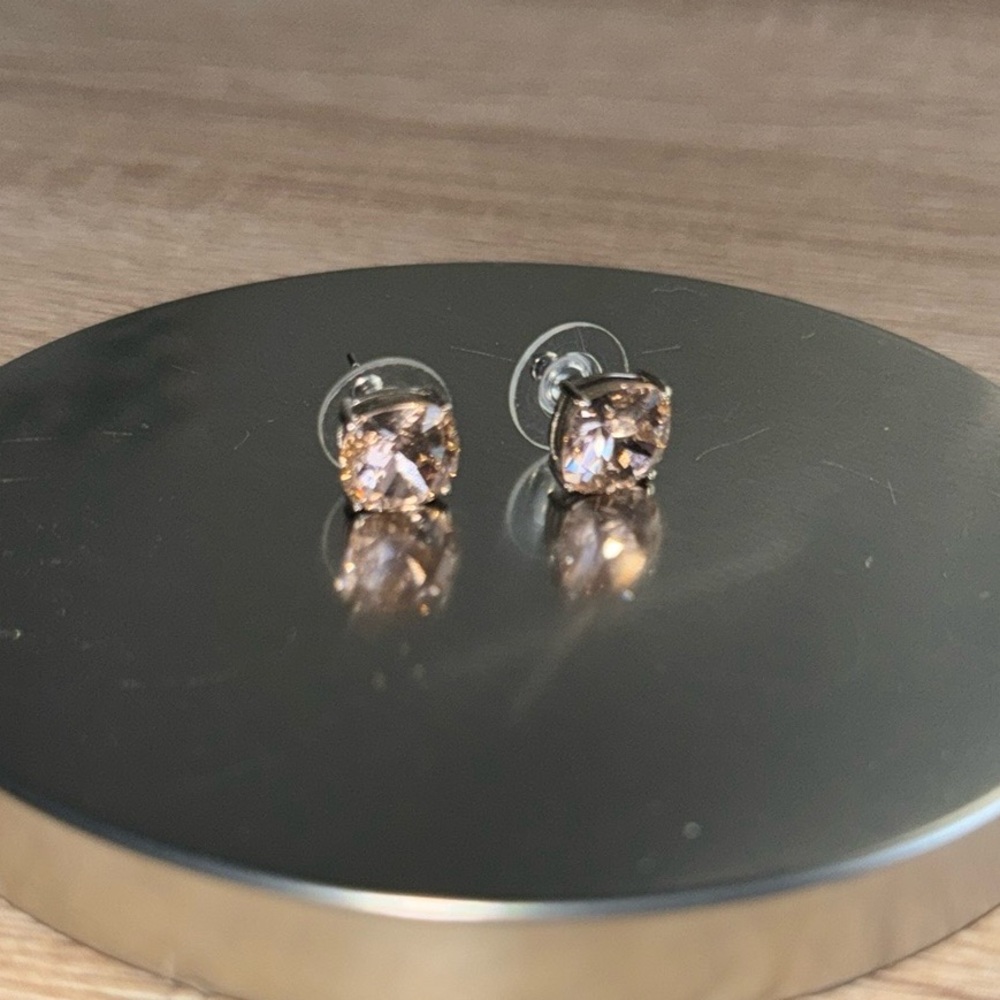 2 for $12 🎉 Elegant Silver Stud Earrings